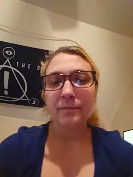 Snapshot of Thatonebinch chatting on 13, 5, 2026 Thatonebinch online show from 13, 5, 2026