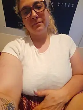 Snapshot of Thatonebinch chatting on 23, 5, 2026 Thatonebinch online show from 23, 5, 2026