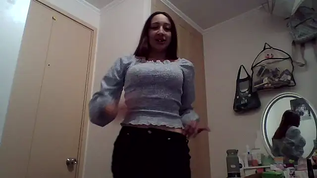 Snapshot of 010874 chatting on 6, 7, 2026 010874 online show from 6, 7, 2026