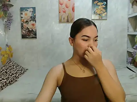 Snapshot of ur_asiankat chatting on 18, 6, 2026 ur asiankat online show from 18, 6, 2026