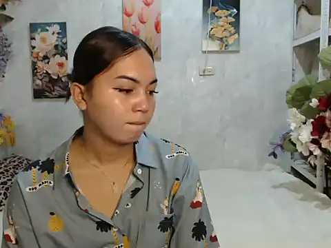 Snapshot of ur_asiankat chatting on 24, 6, 2026 ur asiankat online show from 24, 6, 2026
