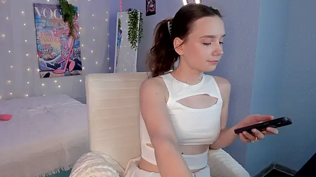 Snapshot of Elvienne chatting on 7, 6, 2026 Elvienne online show from 7, 6, 2026