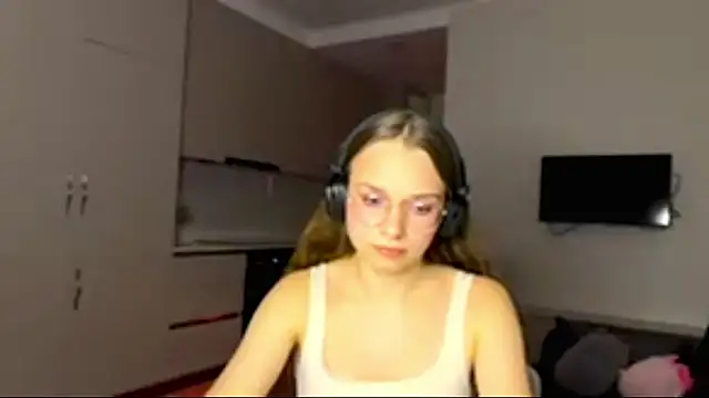 Snapshot of AmyYammy chatting on 8, 6, 2026 AmyYammy online show from 8, 6, 2026