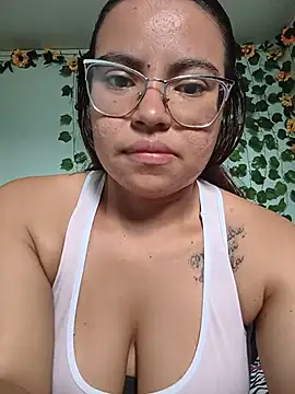Snapshot of marulanda1822 chatting on 1, 7, 2026 marulanda1822 online show from 1, 7, 2026