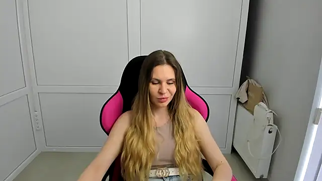 Aleksia sweett online show from 4, 5, 2026