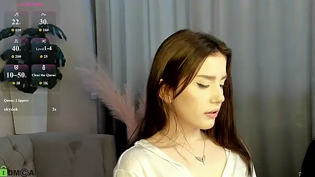 Snapshot of Lonny_Peach chatting on 9, 8, 2026 Lonny Peach online show from 9, 8, 2026
