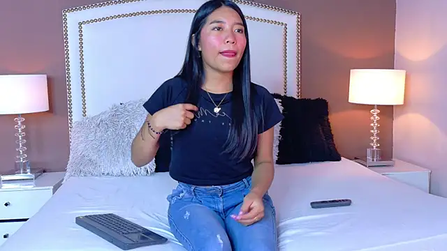 Snapshot of hanaluna_ chatting on 9, 6, 2026 hanaluna online show from 9, 6, 2026