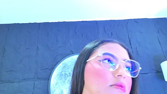 Snapshot of JessiBannkss chatting on 17, 5, 2026 JessiBannkss online show from 17, 5, 2026