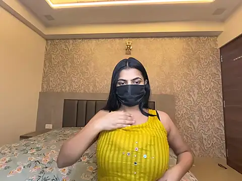 Snapshot of Miss_Heer chatting on 4, 8, 2026 Miss Heer online show from 4, 8, 2026
