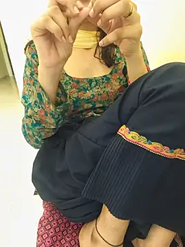 Snapshot of zoya_baby_ chatting on 4, 8, 2026 zoya baby online show from 4, 8, 2026