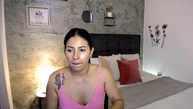 Snapshot of isa_cruzx chatting on 28, 5, 2026 isa cruzx online show from 28, 5, 2026