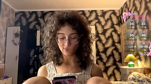 Snapshot of CurlyWinx chatting on 9, 5, 2026 CurlyWinx online show from 9, 5, 2026