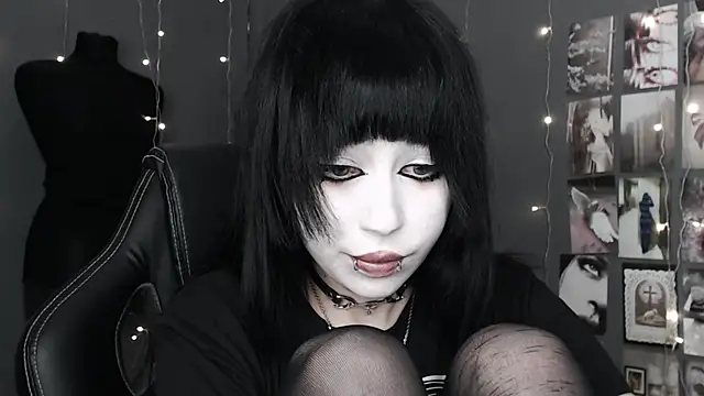 lucy8bit online show from 2, 5, 2026