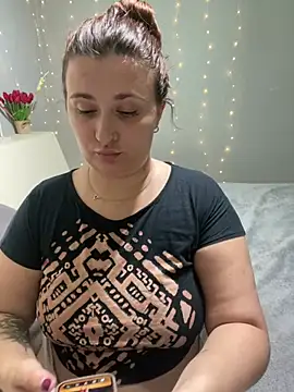 AureTease online show from 6, 8, 2026