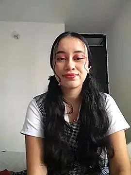 Snapshot of L0lita_Emi12 chatting on 27, 6, 2026 L0lita Emi12 online show from 27, 6, 2026
