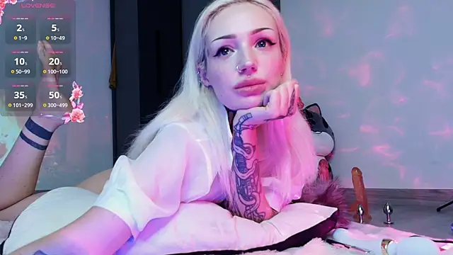 Snapshot of necroblonde chatting on 21, 6, 2026 necroblonde online show from 21, 6, 2026