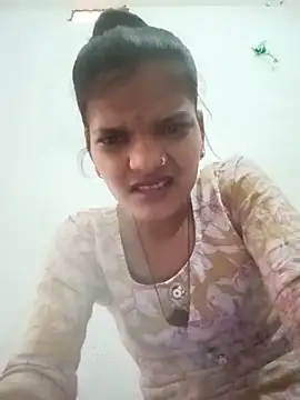 Snapshot of Student_garl_1 chatting on 25, 5, 2026 Student garl 1 online show from 25, 5, 2026