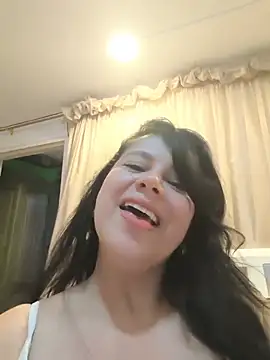 Snapshot of MonserratLune_ chatting on 16, 5, 2026 MonserratLune online show from 16, 5, 2026