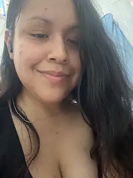 KeniaLuna online show from 23, 4, 2026