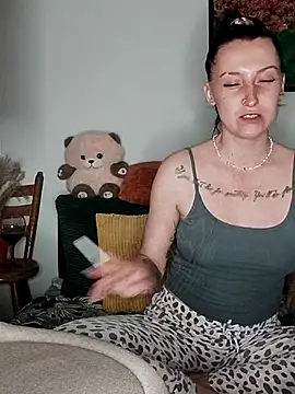 Goddessm00n1 online show from 15, 5, 2026