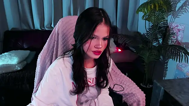 Snapshot of MaddyFever chatting on 9, 6, 2026 MaddyFever online show from 9, 6, 2026
