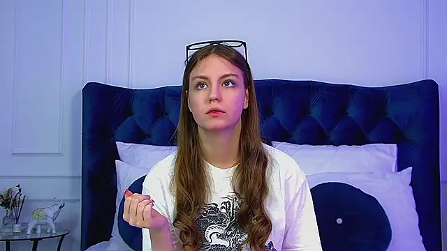 Snapshot of SofiaSarvains chatting on 17, 5, 2026 SofiaSarvains online show from 17, 5, 2026