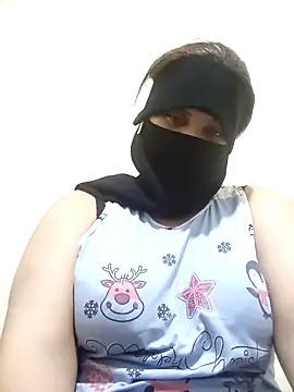 Snapshot of hiba44 chatting on 18, 5, 2026 hiba44 online show from 18, 5, 2026