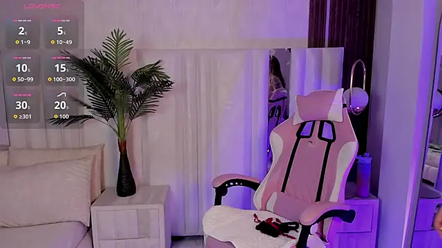 Snapshot of Amara_lunee chatting on 27, 5, 2026 Amara lunee online show from 27, 5, 2026