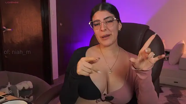 Snapshot of _Niah chatting on 27, 5, 2026 Niah online show from 27, 5, 2026