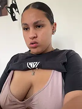 Selene Voon  online show from 31, 7, 2026