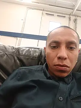 Snapshot of WedgingClinker chatting on 3, 7, 2026 WedgingClinker online show from 3, 7, 2026