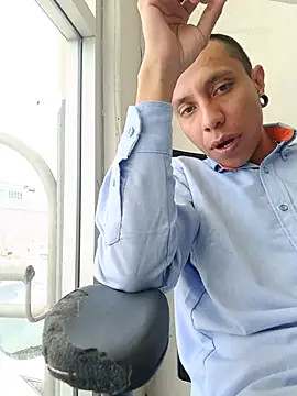 Snapshot of WedgingClinker chatting on 4, 7, 2026 WedgingClinker online show from 4, 7, 2026