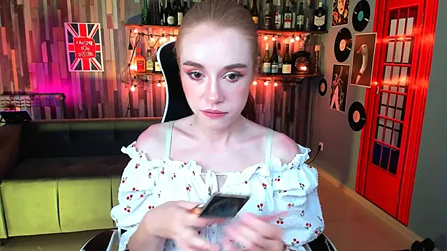 Snapshot of MilaSiren chatting on 14, 6, 2026 MilaSiren online show from 14, 6, 2026