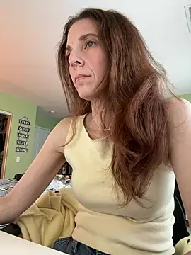 Snapshot of Raevyn chatting on 21, 5, 2026 Raevyn online show from 21, 5, 2026