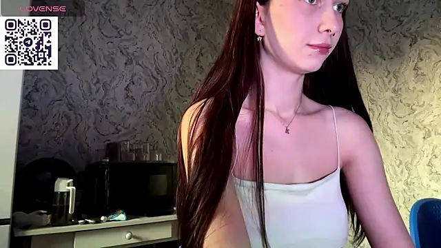 HinaDesire online show from 15, 6, 2026