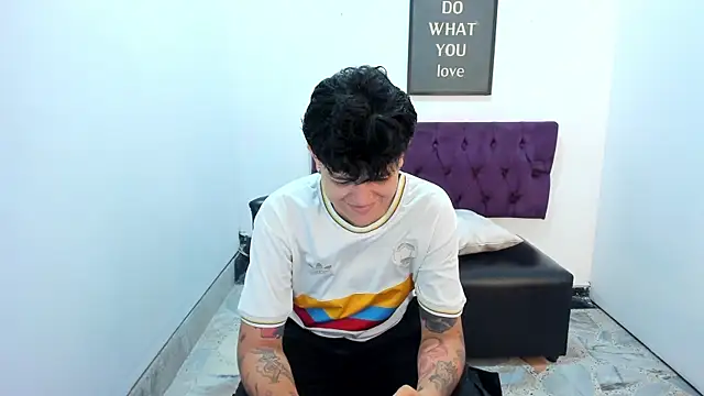 Favpussyboy online show from 8, 5, 2026