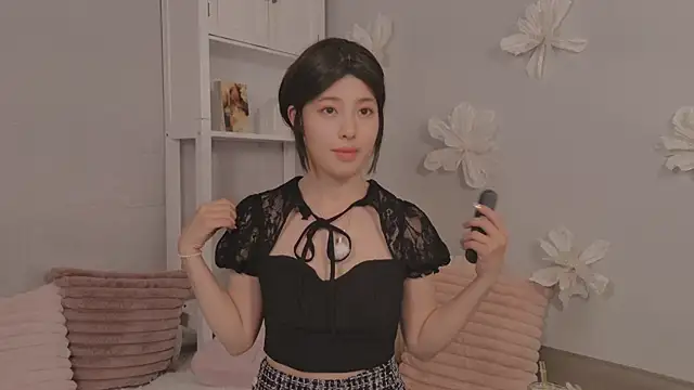 Snapshot of sakura-ch- chatting on 6, 8, 2026 sakura-ch- online show from 6, 8, 2026