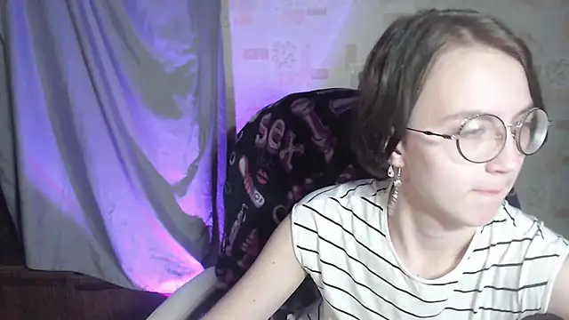 Snapshot of Alessa_Kiss chatting on 4, 6, 2026 Alessa Kiss online show from 4, 6, 2026