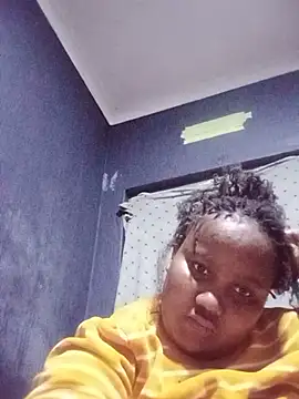 ChubbyMidgetxxx19 online show from 18, 5, 2026