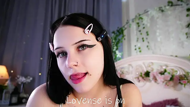 MelaineCore online show from 28, 5, 2026