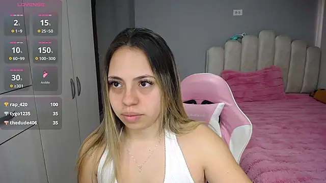 Snapshot of softkiss_x chatting on 7, 5, 2026 softkiss x online show from 7, 5, 2026