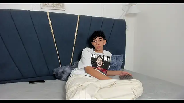 ero boy40 online show from 20, 5, 2026