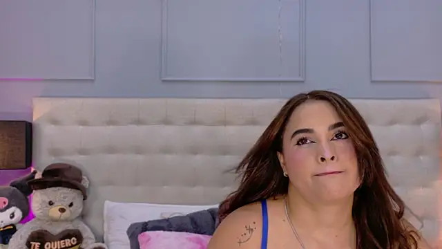 DulceeGarcia online show from 9, 7, 2026