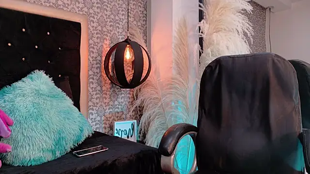 KarolFoxxi   online show from 20, 6, 2026