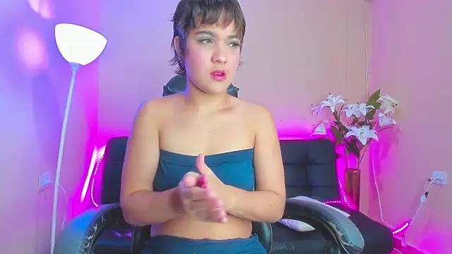 Snapshot of Adara_Young chatting on 19, 5, 2026 Adara Young online show from 19, 5, 2026