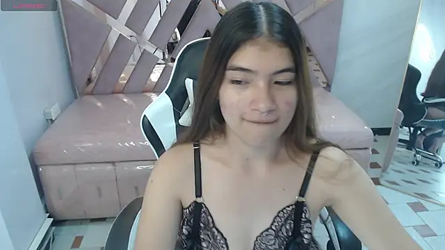 Snapshot of alesia_v_v chatting on 20, 5, 2026 alesia v v online show from 20, 5, 2026