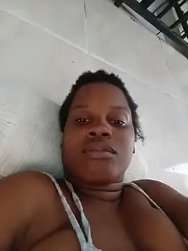 Snapshot of momspretty chatting on 15, 5, 2026 momspretty online show from 15, 5, 2026