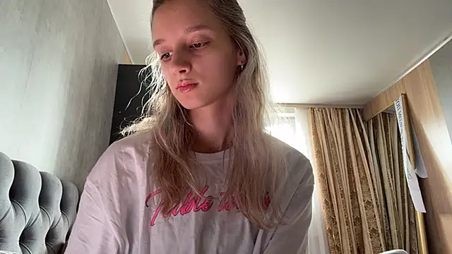 Tiffany Blom online show from 14, 5, 2026