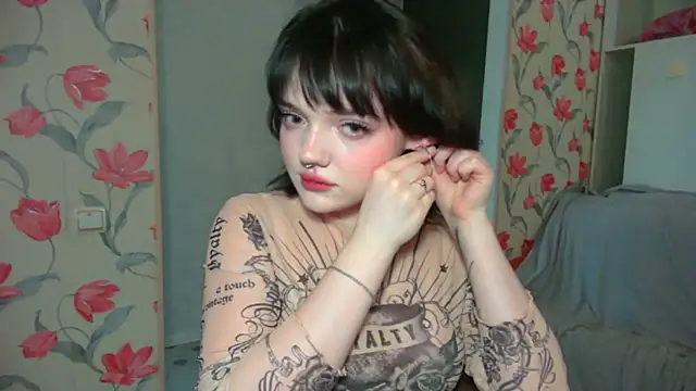 Snapshot of DarkxFoxy chatting on 8, 6, 2026 DarkxFoxy online show from 8, 6, 2026