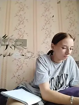 Snapshot of -VictoriaJohnson- chatting on 6, 7, 2026 -VictoriaJohnson- online show from 6, 7, 2026